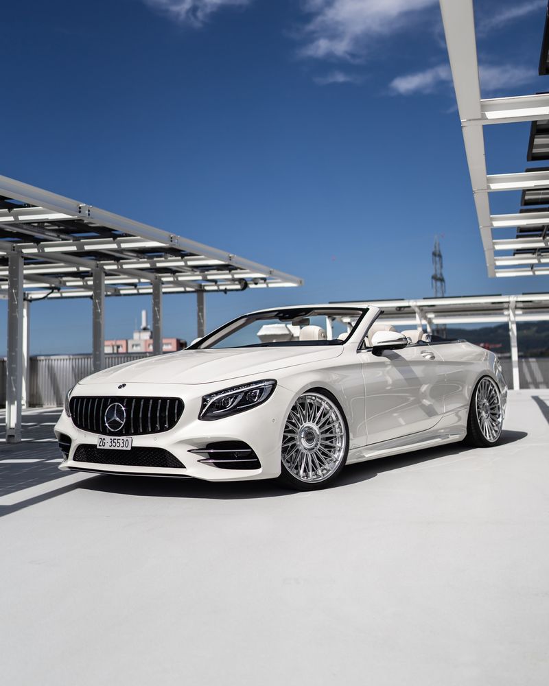 Mercedes-Benz S560